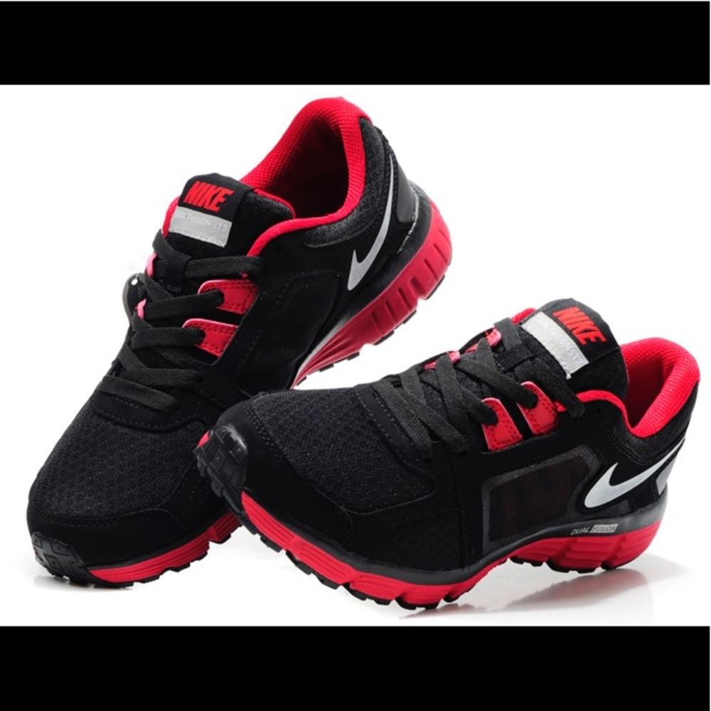 Brand NEW Men’s Black Nike Sneakers Dual Fusion